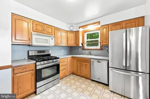 Kitchen - 726 Violet Rd, Warminster, PA 18974 photo 1 of 2