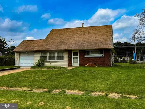 27 Plumtree Turn Turn, Levittown, PA 19056