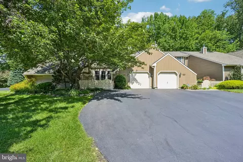 1564 Applewood Cir, Yardley, PA 19067