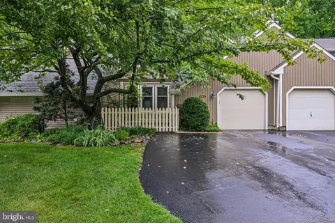 1564 Applewood Cir, Yardley, PA 19067