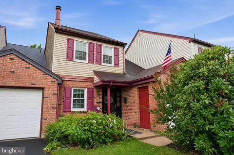 83 Andover Dr, Langhorne, PA 19047