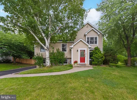 118 Cornwall Dr, Chalfont, PA 18914