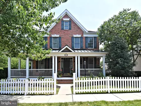 142 Cambridge Pl, Chalfont, PA 18914