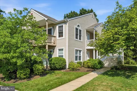2606 Beacon Hill Dr, Southampton, PA 18966