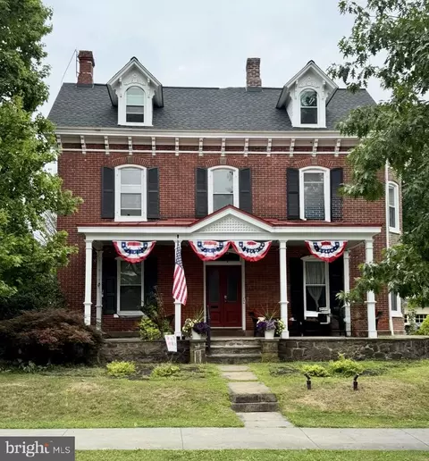 255 S State St, Newtown, PA 18940