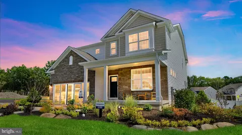 516 Trolley Ln, Sellersville, PA 18960