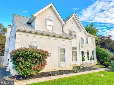 2059 Dawn Ln, Newtown, PA 18940