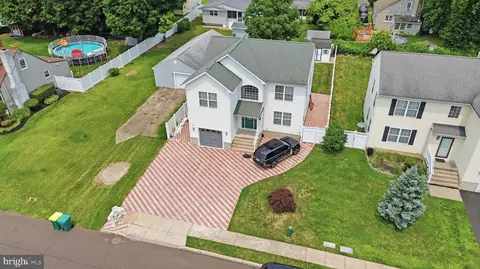View/Area - 2347 Maple Ave, Croydon, PA 19021 photo 2 of 8
