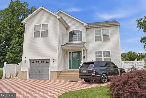 Exterior - 2347 Maple Ave, Croydon, PA 19021 photo 2 of 9
