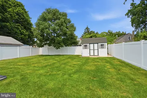 Exterior - 2347 Maple Ave, Croydon, PA 19021 photo 7 of 9