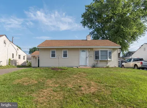 317 Andover Rd, Fairless Hills, PA 19030