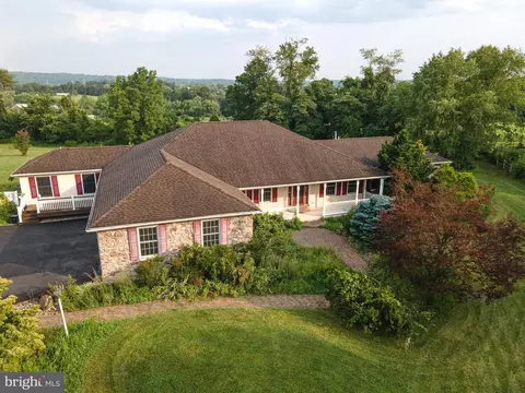 2202 High Meadow Rd, Coopersburg, PA 18036