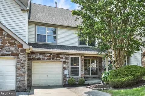 104 Suffield Ct, Chalfont, PA 18914