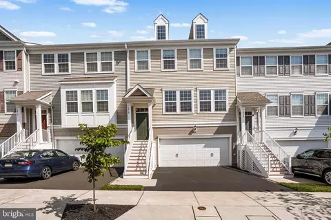 1815 Pinnacle Dr, Warrington, PA 18976