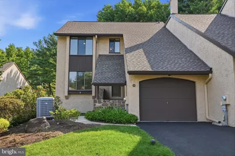144 Golf Club Dr, Langhorne, PA 19047