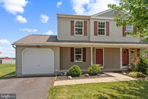 221 Pennwood Dr, Richlandtown, PA 18955