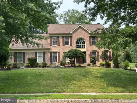 124 Mountain Oaks Rd, Yardley, PA 19067