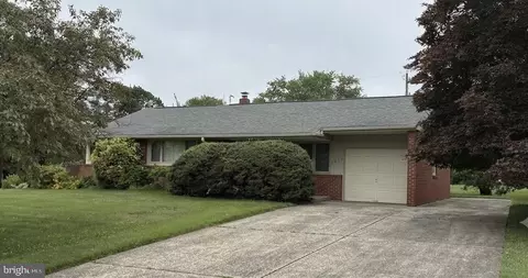 1004 Ponderosa Rd, Feasterville Trevose, PA 19053