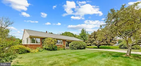 1004 Ponderosa Rd, Feasterville Trevose, PA 19053