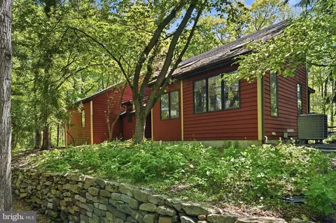 1 Turnberry Way, New Hope, PA 18938