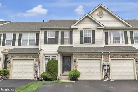 2506 Peachtree Dr, Perkasie, PA 18944