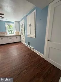 Entry Way - 284 W State St, Doylestown, PA 18901 photo 2 of 5