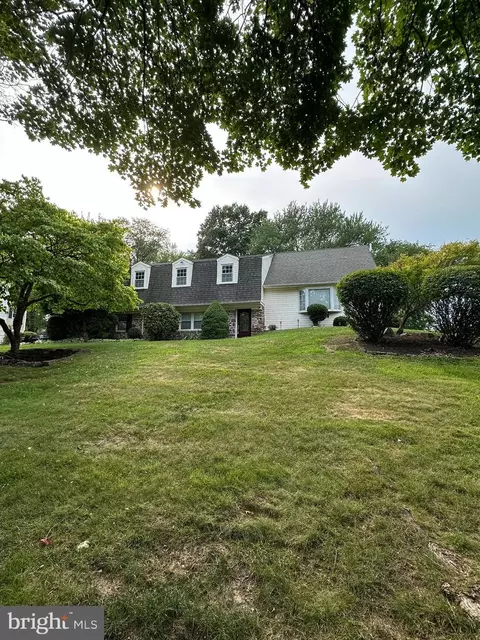 26 High Point Dr, Southampton, PA 18966