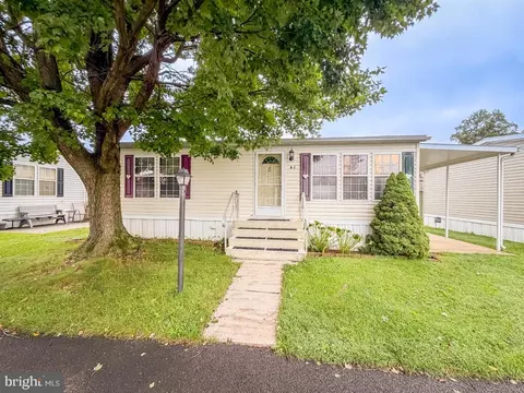 2304 Brownsville Rd #B4, Feasterville Trevose, PA 19053