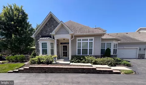 216 Willow Dr, Newtown, PA 18940