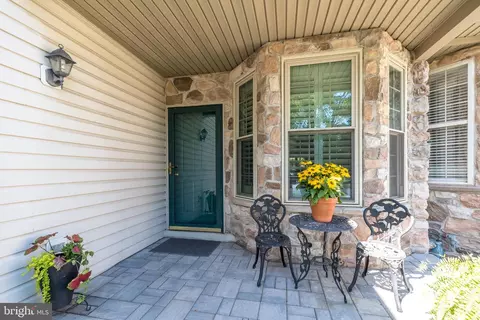3875 Nanlyn Farm Cir, Doylestown, PA 18902