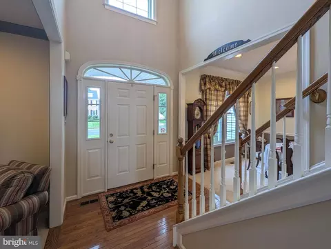 Entry Way - 5370 Windtree Dr, Doylestown, PA 18902 photo 2 of 5
