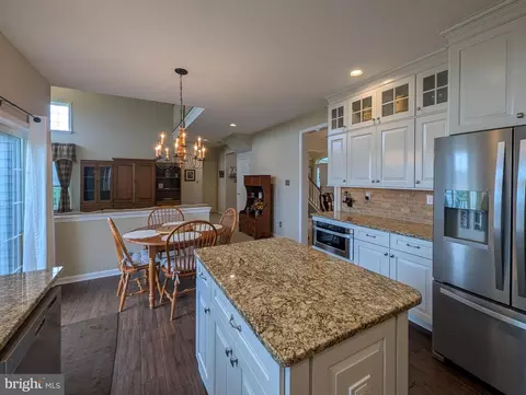 Kitchen - 5370 Windtree Dr, Doylestown, PA 18902 photo 6 of 6