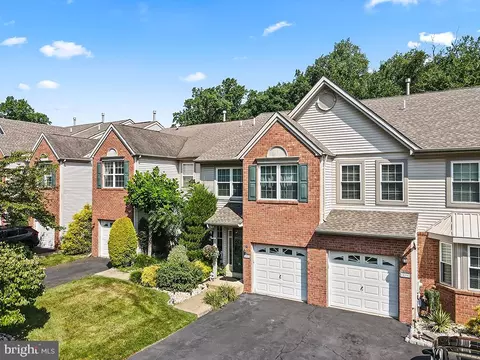 518 Jason Dr, Southampton, PA 18966