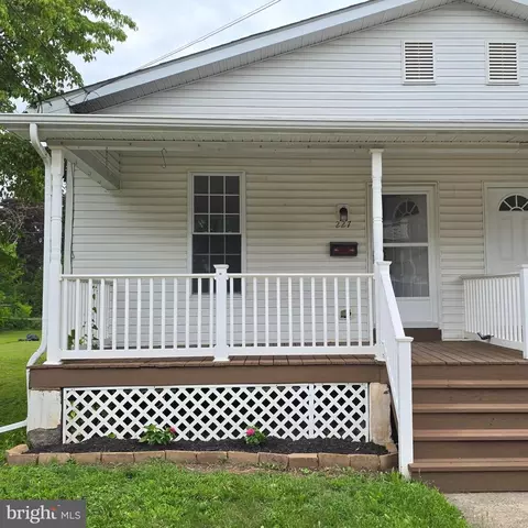 227 N Main St, Telford, PA 18969