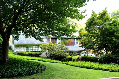 2766 Arrowhead Dr, Langhorne, PA 19053