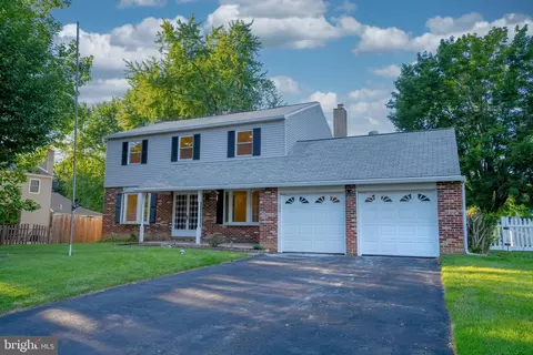 682 Woodlyn Dr, Feasterville Trevose, PA 19053
