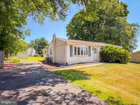 79 Charlotte Ave, Southampton, PA 18966
