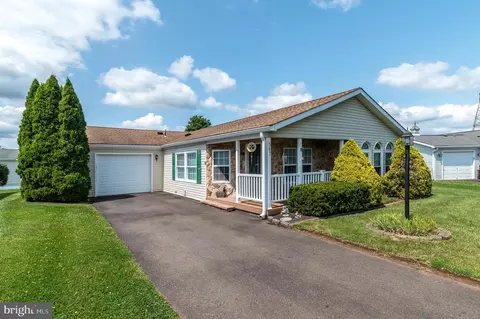 387 Thrush Ct W #W, New Hope, PA 18938