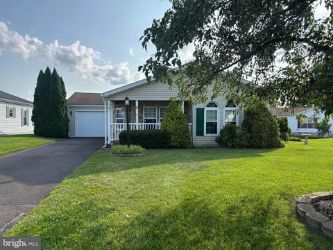 387 Thrush Ct W #W, New Hope, PA 18938