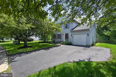 1620 Salem Ln, Quakertown, PA 18951