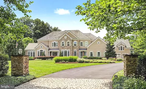 111 Meadow View Dr, Doylestown, PA 18902