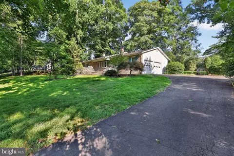 510 Green Valley Rd, Langhorne, PA 19047