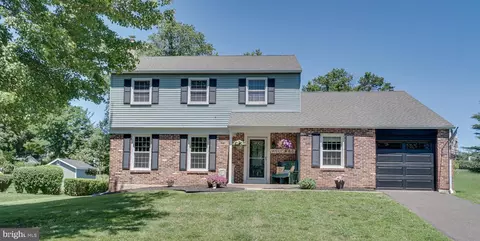 327 Lenape Ln, Chalfont, PA 18914