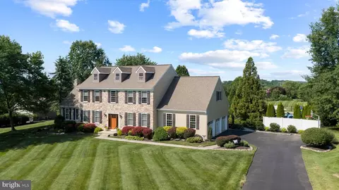 3821 Fountain Cir, Fountainville, PA 18923