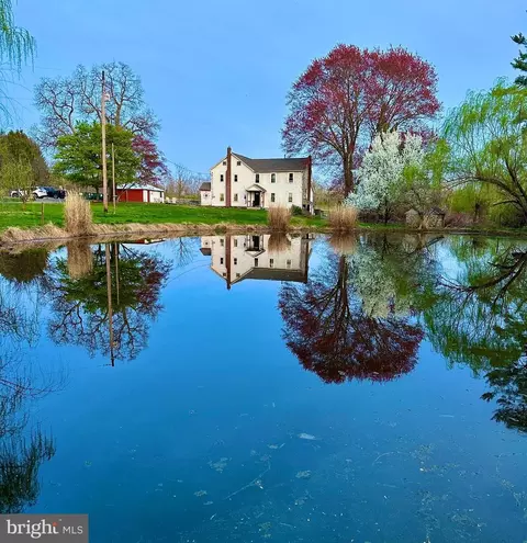 1385 County Line Rd, Quakertown, PA 18951