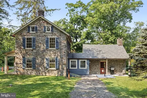 1067 W Thatcher Rd, Quakertown, PA 18951