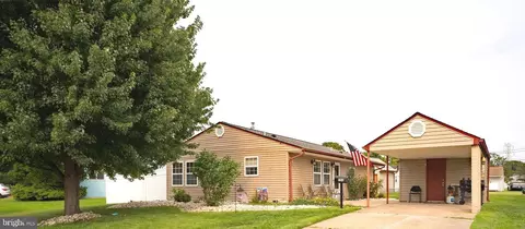 151 Willow Dr, Levittown, PA 19054