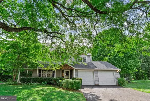 14 Greenway Cir, Fairless Hills, PA 19030