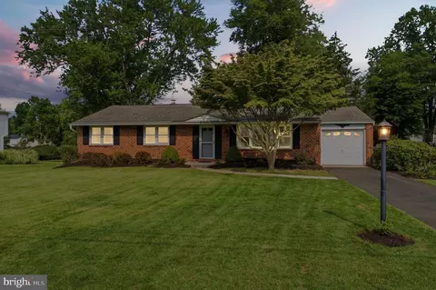 71 Cherokee Rd, Doylestown, PA 18901