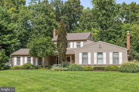 6439 Middleton Ln, New Hope, PA 18938